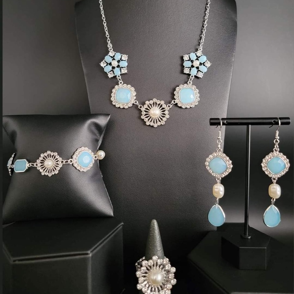 Glimpses of Malibu Easter trend blend